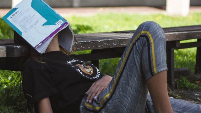 Ben jij ook zo moe? Probeer de rust-methode van de oude Romeinen eens