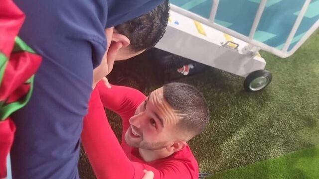 Beste vriend van topspeler Ziyech: 'Tussen elf man valt hij voor mij het meest op!'