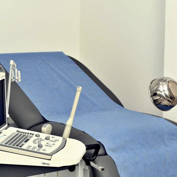 'Veel meiden weten niet wat normaal is en wanneer zij naar een arts moeten'