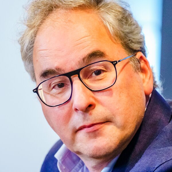 OMT-lid Bonten: alleen met vaccinatiedrang of plicht komen we uit de crisis