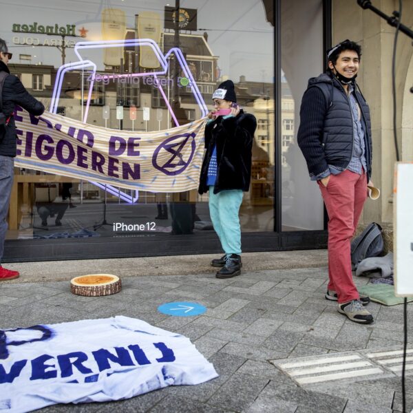 De Zomerdag: blik op Chinese strafkampen