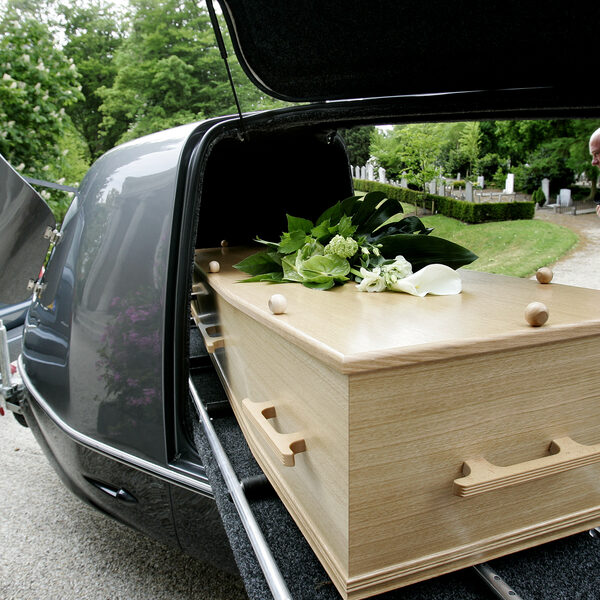 Rouw en regelwerk: wat komt er op je af bij het regelen van een nalatenschap?