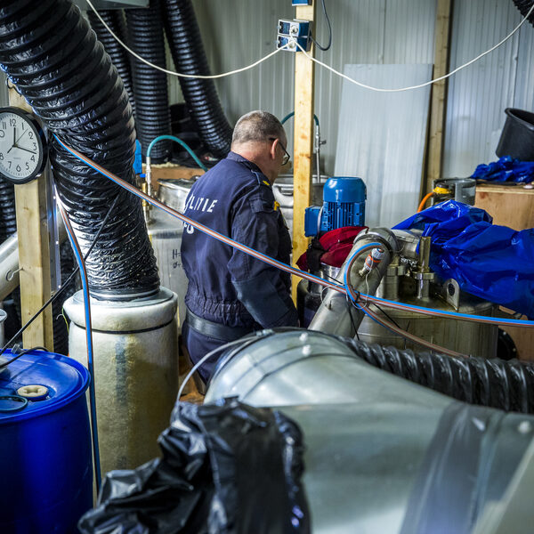 Legale metaalbedrijven geronseld door drugscriminelen