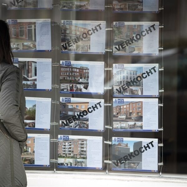 Podcast De Dag: hoe huisjesmelkers de woningmarkt overnamen