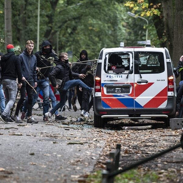 Podcast De Dag: de terugkeer van de voetbalhooligan