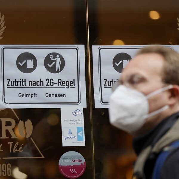 Podcast De Dag: Landen voeren 'vaccinatiedrang' op