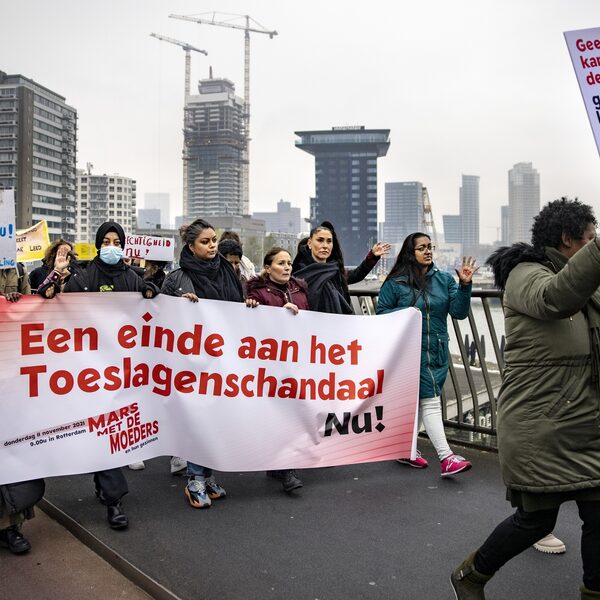 Uithuisplaatsing door Toeslagenaffaire: 'Binnen halfuur moest ik afscheid nemen van zoon'