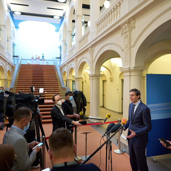 Nederland gaat militaire goederen leveren aan Oekraïne