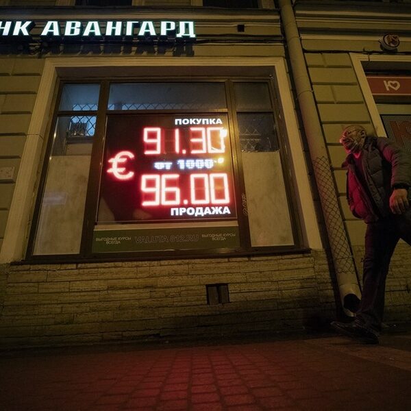 Podcast De Dag: Poetins oorlog in Rusland