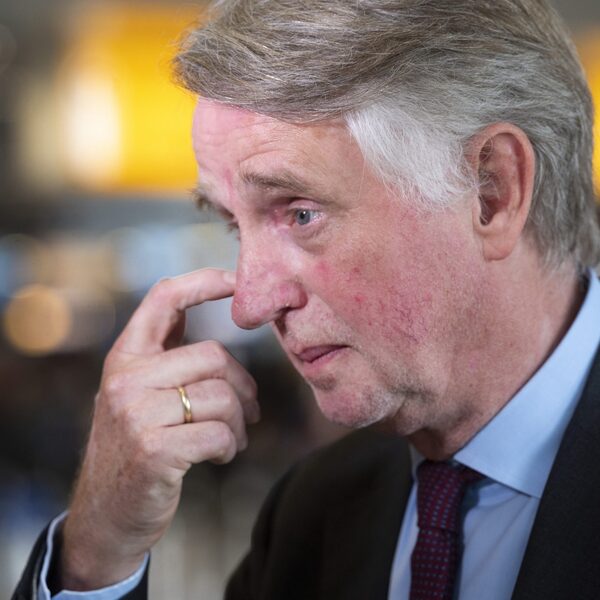 Schiphol-baas verwacht binnen enkele dagen akkoord met bonden om problemen op te lossen