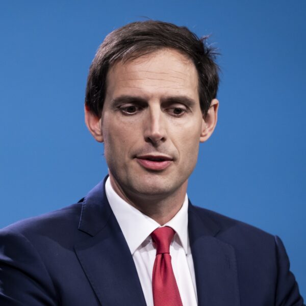 Hoekstra pleit voor herinvoering van de dienstplicht: 'Werkt ook goed tegen de polarisatie'