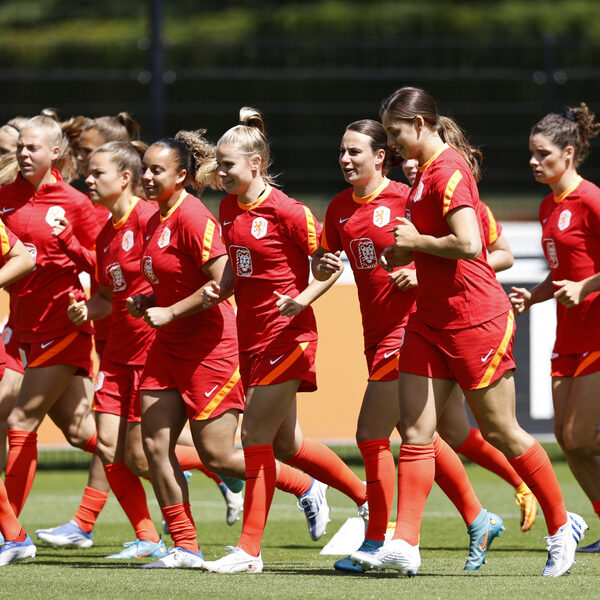 Podcast De Dag: de strijd van de Oranjeleeuwinnen buiten het veld