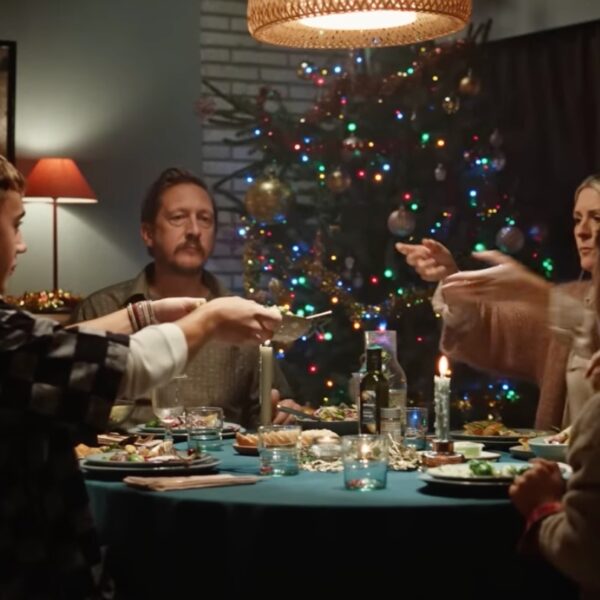 Podcast De Dag: tussen kerst en kitsch, de perfecte kerstreclame