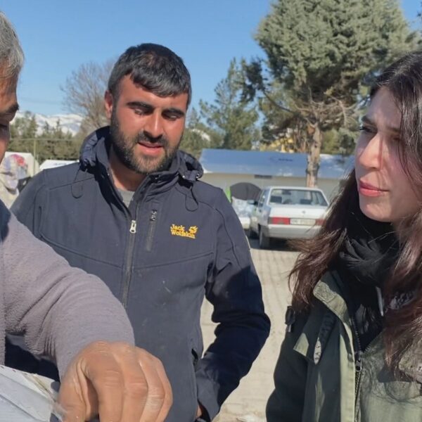 Podcast De Dag: naar het rampgebied in Turkije