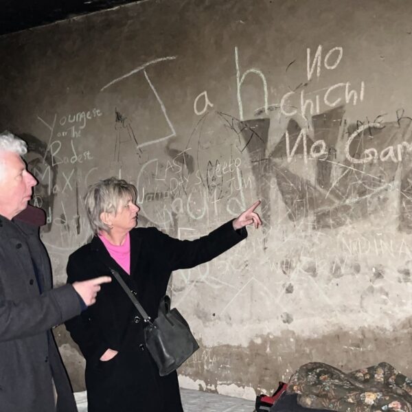 Hoe is de situatie voor vluchtelingen langs de beruchte Balkanroute?