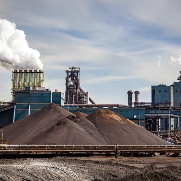 Hoogleraar Rotmans voorspelt zware tien jaar: ‘Grondstofprijzen stijgen met duizend procent’