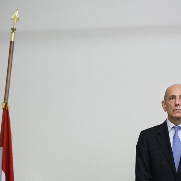 Oud-ambassadeur China Ed Kronenburg: 'Kans dat Taiwan militair wordt ingenomen is klein'