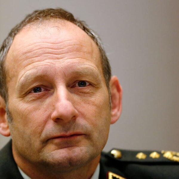 Generaal buiten dienst Mart de Kruif: Europa moet als de sodemieter wapens gaan maken