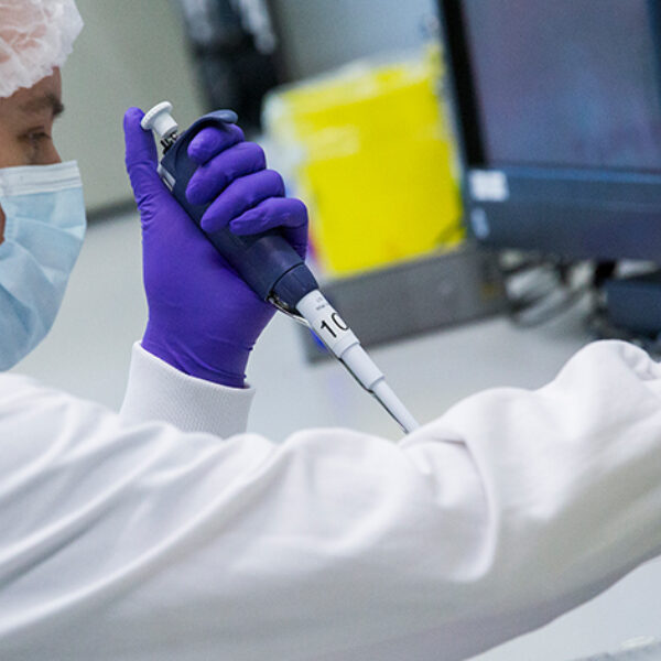 DNA-deskundige Kokshoorn: 'Hoe en wanneer DNA-sporen ontstaan wordt steeds belangrijker'