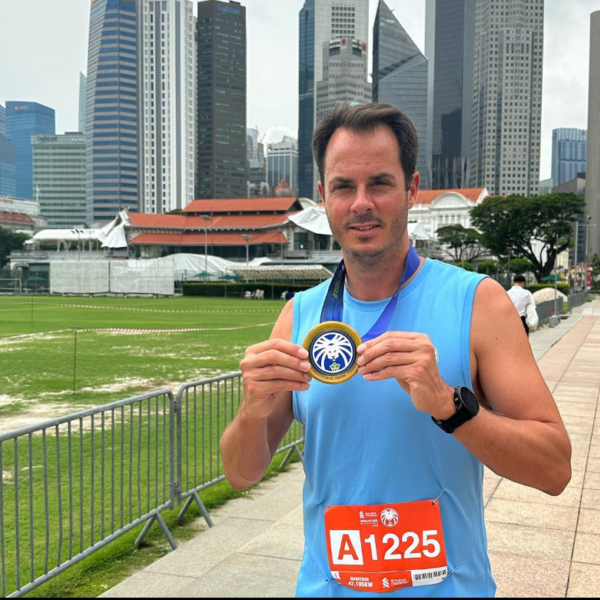 77 marathons in 40 landen, Sunny Schippers liep ze uit en schreef er een boek over