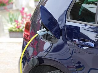 Hoeveel goedkoper is elektrisch rijden?