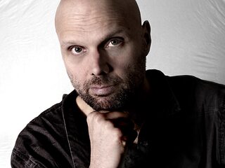 Saxofonist Ties Mellema werd tweemaal ziek en vond zichtzelf opnieuw uit in de muziek