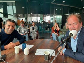 Freek Jansen & Michel van Egmond brengen lucht en relativering in voetbalpodcasts