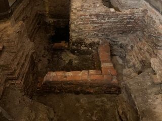 Muurwerk uit dertiende eeuw gevonden bij verbouwing Binnenhof