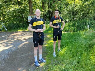 Tom Dumoulin spot vogels tijdens rustdag NK wielrennen