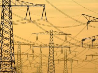 Grote zorgen over vol elektriciteitsnet, deze techneut bedacht een oplossing