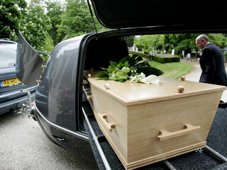 Rouw en regelwerk: wat komt er op je af bij het regelen van een nalatenschap?