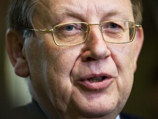 Oud-president DNB Nout Wellink waarschuwt voor nieuwe economische klap