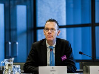 Econoom Harald Benink: 'Kaag moet met Duitse collega handen ineenslaan om bankencrisis te voorkomen'