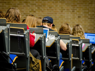 Studentenvakbond wil meer compensatie voor leenstelselgeneratie: 'Vaak tienduizenden euro's schuld'