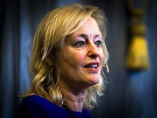 Jet Bussemaker: 'Er moet meer geld naar preventie in de zorg'