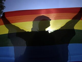 Podcast De Dag: 'Hongarije uit de EU helpt LHBTI'ers niet'