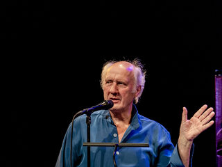 Herman van Veen: 'Ouder worden gaat vanzelf, en ook vanzelf weer over'