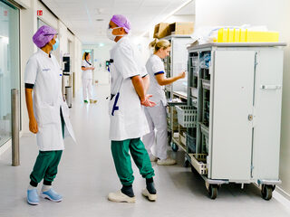 De zorgmedewerkers willen het vertrouwen dat ze in de coronacrisis kregen behouden