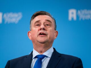 Gouverneur Emile Roemer: veel meer informatie over criminelen delen met grensstreken