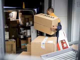 Podcast De Dag: undercover bij PostNL