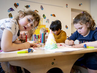 Brancheorganisatie: Twee dagen kinderopvang voor niet-werkende ouders binnen paar jaar te organiseren
