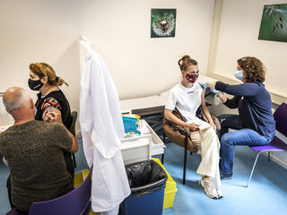 Vaccinatiezorgen en vragen bij tieners