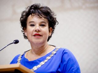 Burgemeester van Utrecht Sharon Dijksma goed voorbereid op boerenprotesten tijdens Vuelta