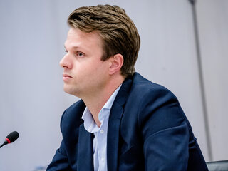 Valstar (VVD) denkt aan verplichte corona- of bloedtest voor migranten die uitzet blokkeren door test te weigeren