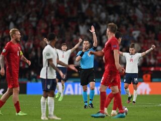 NOS Voetbalpodcast #166: 'Makkelie zat 80 procent mis bij penalty Engelsen'