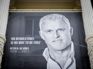 Nieuwe documentaire over Peter R. de Vries: 'Kinderen hebben zijn nalatenschap opgepakt'