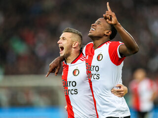 Vuurwerkshow Feyenoord in de Kuip, Vitesse houdt Anderlecht op 3-3
