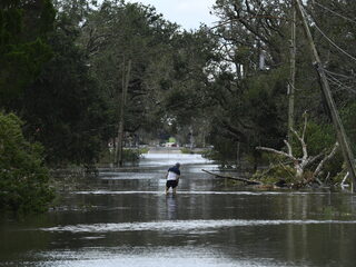 Een dag na orkaan Ida in de VS, miljoenen huishoudens zonder stroom