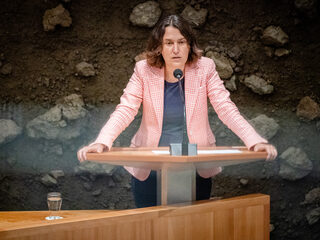 Kamerlid Kati Piri over evacuatie Afghanistan: nu ook onderste steen boven bij andere ministeries