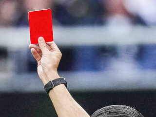 De ene tackle is de andere niet, maar wanneer kan een sporter hiervoor strafrechtelijk worden vervolgd?